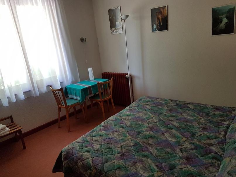 Au Pont De La Gineze Bed & Breakfast Barjac  Екстериор снимка