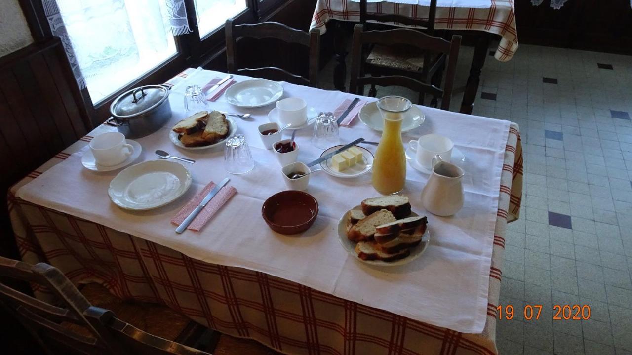 Au Pont De La Gineze Bed & Breakfast Barjac  Екстериор снимка