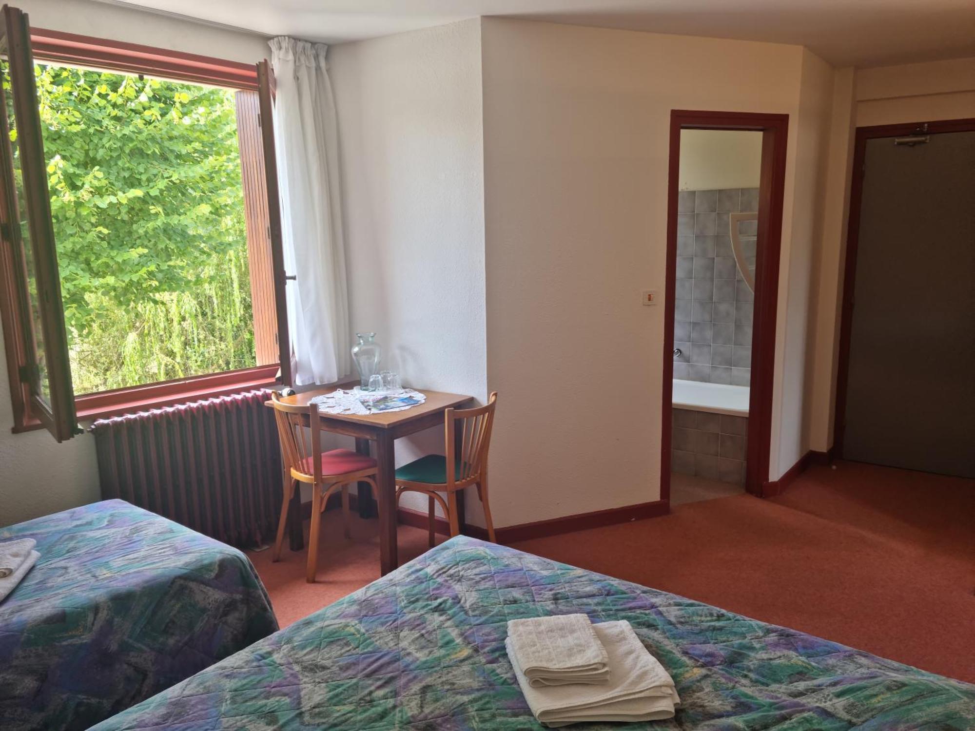 Au Pont De La Gineze Bed & Breakfast Barjac  Екстериор снимка
