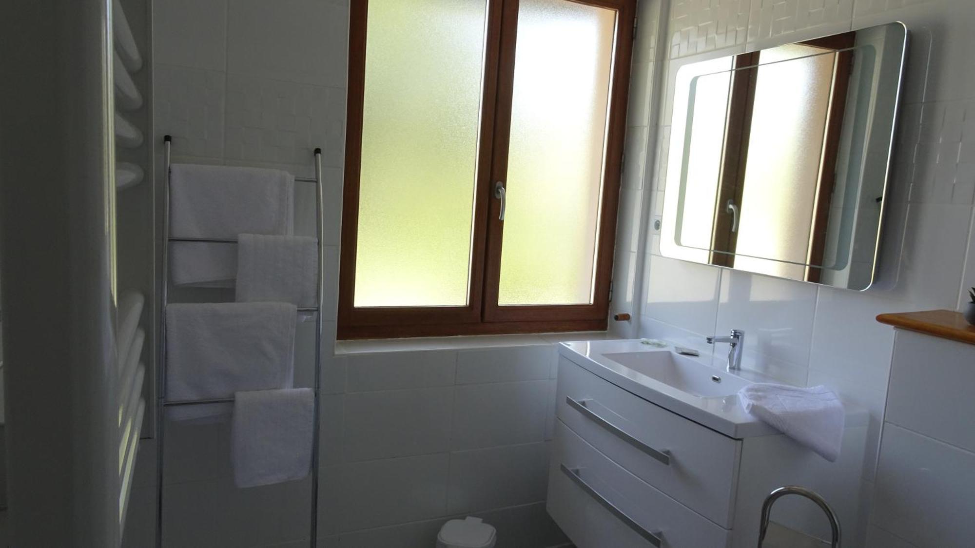 Au Pont De La Gineze Bed & Breakfast Barjac  Екстериор снимка