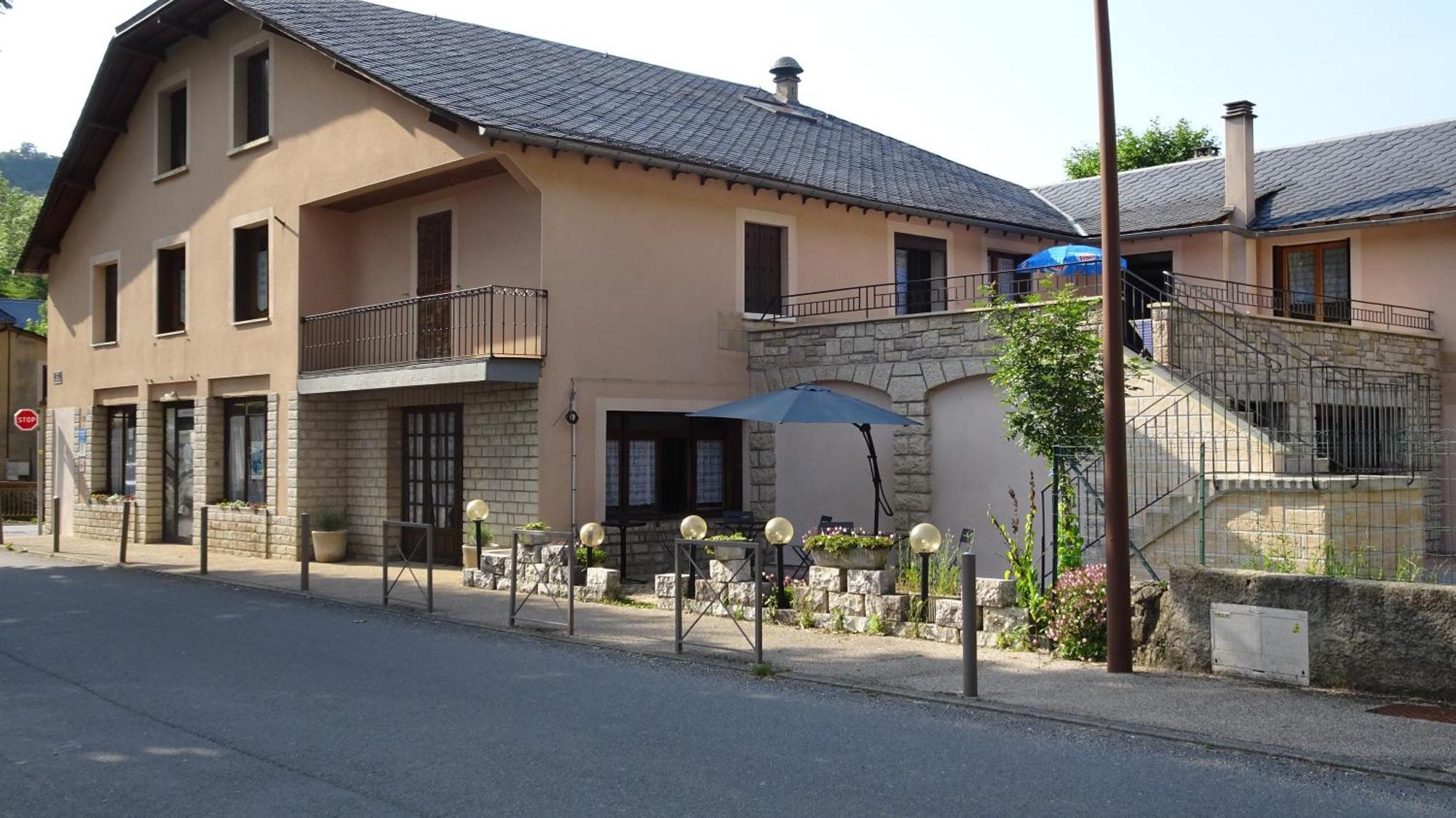 Au Pont De La Gineze Bed & Breakfast Barjac  Екстериор снимка